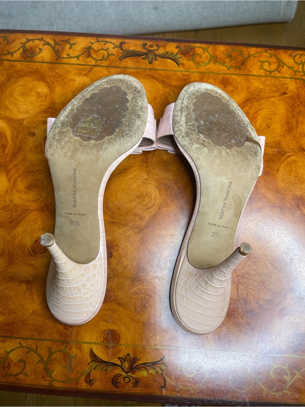 Tabitha Simmons Pale Pink Croc-Embossed Bow Slides - Picture 4 of 4